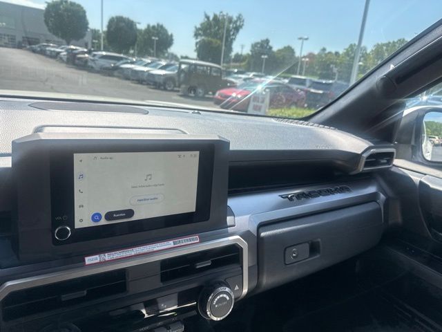 2026 Toyota Tacoma SR5 - Photo 12
