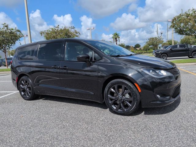 2020 Chrysler Pacifica Touring FWD