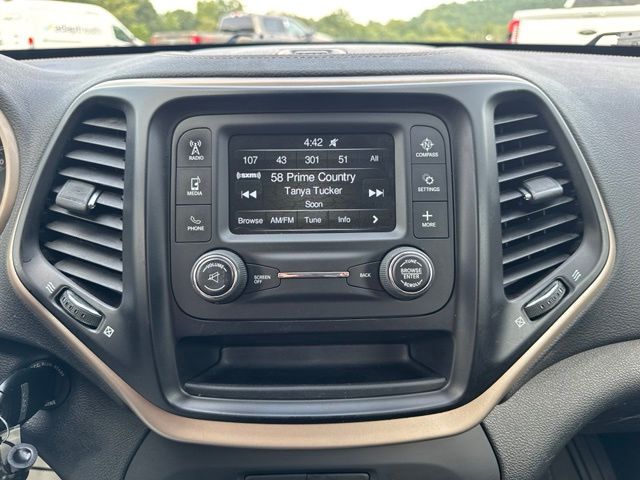 Used 2017 Silver Jeep Sport image 31