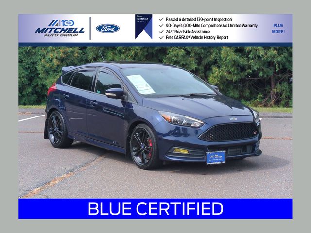 Kona Blue 2017 Ford Focus Hatchback Front-Wheel Drive 6-Speed Manual