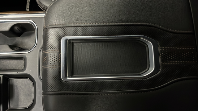 Used 2022 Iridescent Pearl Tricoat Chevrolet High Country image 20