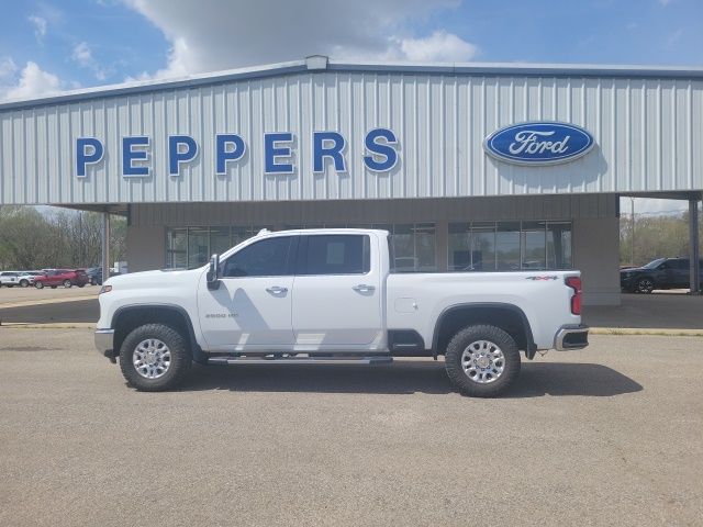 Summit White 2024 Chevrolet Silverado 2500HD LTZ Crew Cab 4WD Pickup Truck Four-Wheel Drive Automatic