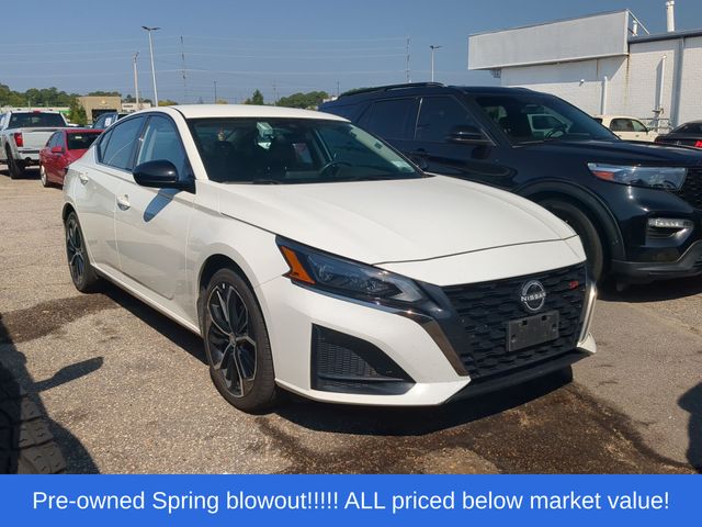 Used 2024 Glacier White Nissan 2.5 SR image 5
