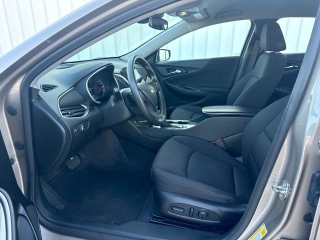 2023 Chevrolet Malibu LT:C02733
