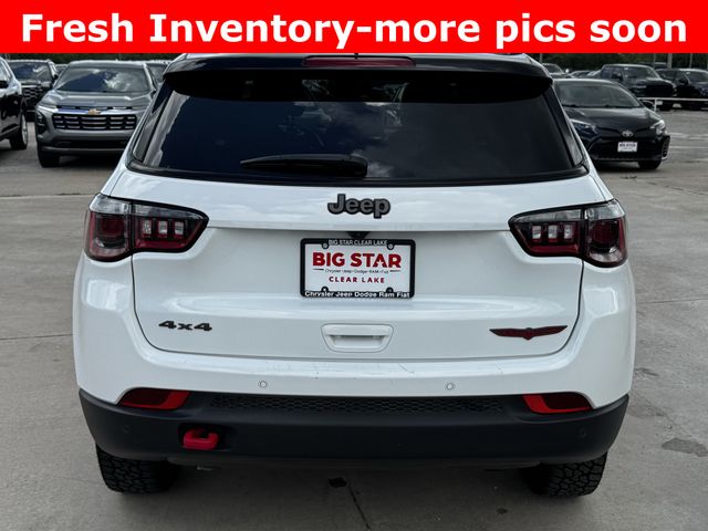 2025 Jeep Compass Trailhawk White at Legacy Ford