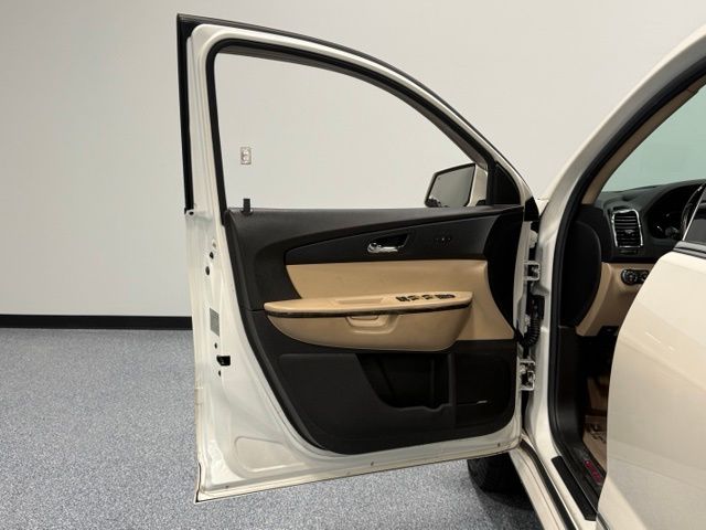 Used 2011 White GMC Denali image 9