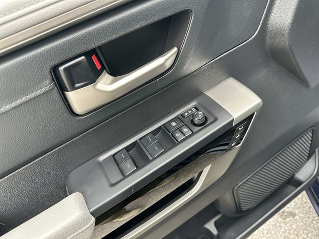 Used 2023  Toyota Limited image 17