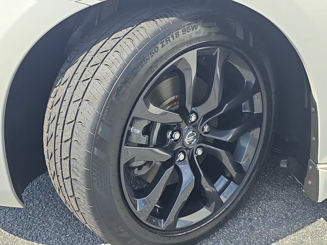 Used 2020 White Nissan Base image 30