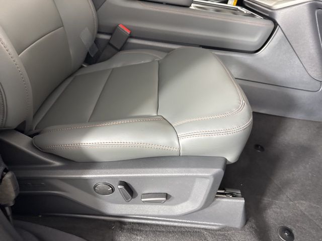 2025 Glacier Gray Metallic TriCoat Ford Expedition Max 4X4 SUV