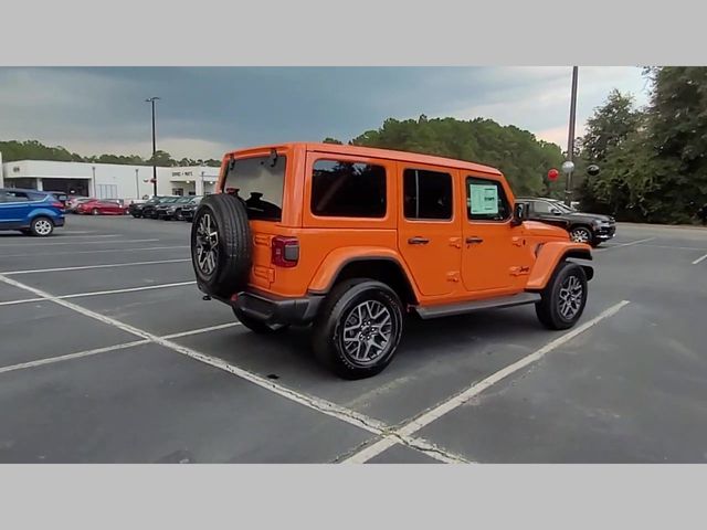 2025 Jeep Wrangler 4-Door Sahara 4x4