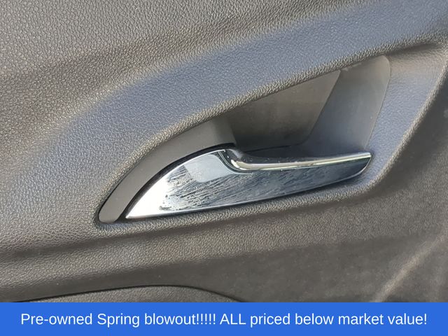 Used 2025 Summit White Chevrolet LS image 34