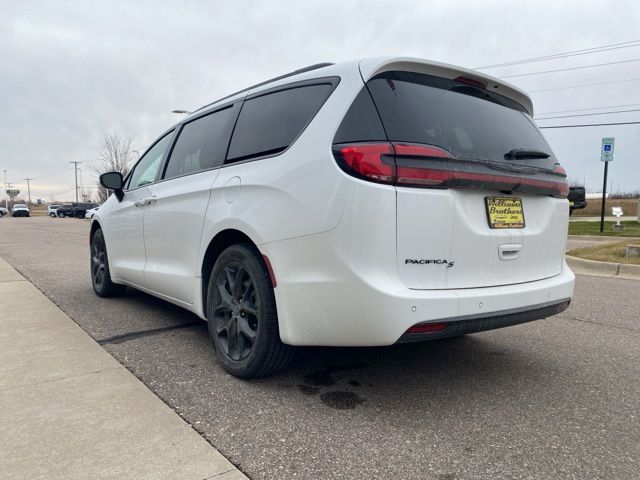 2026 Chrysler Pacifica Select - Bright White Clearcoat exterior view 7