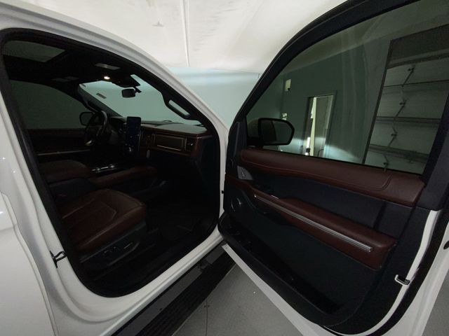 Used 2022 White Ford Limited image 26