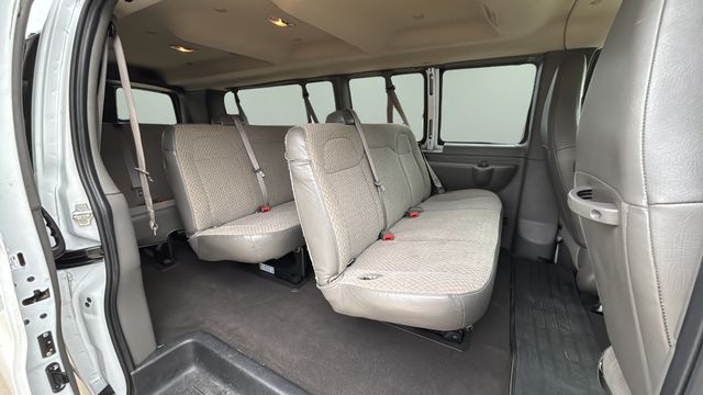 Used 2024 White Chevrolet LT image 34