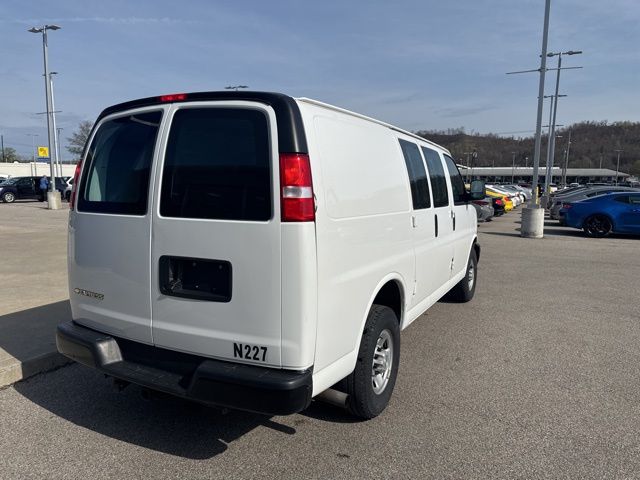 2022 Chevrolet Express 3500 Work Van photo