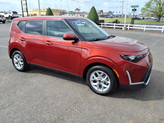 Mars Orange 2024 Kia Soul LX FWD SUV / Crossover Front-Wheel Drive Continuously Variable Transmission