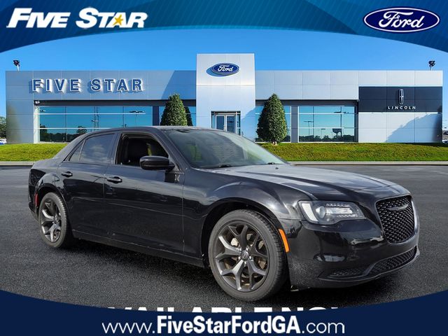 Gloss Black 2021 Chrysler 300 Sedan Rear-Wheel Drive 8-Speed Automatic