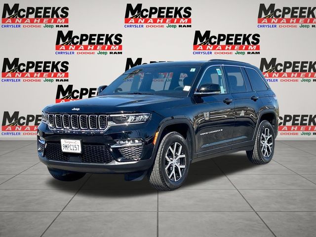 Diamond Black Crystal Pearlcoat 2024 Jeep Grand Cherokee SUV / Crossover 4X2 8-Speed Automatic