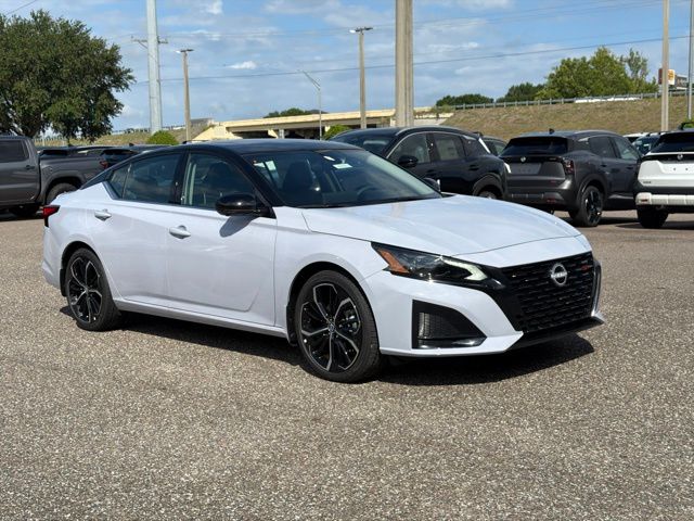 Gray Sky/Super Black 2026 Nissan Altima Sedan Front-Wheel Drive Continuously Variable Transmission
