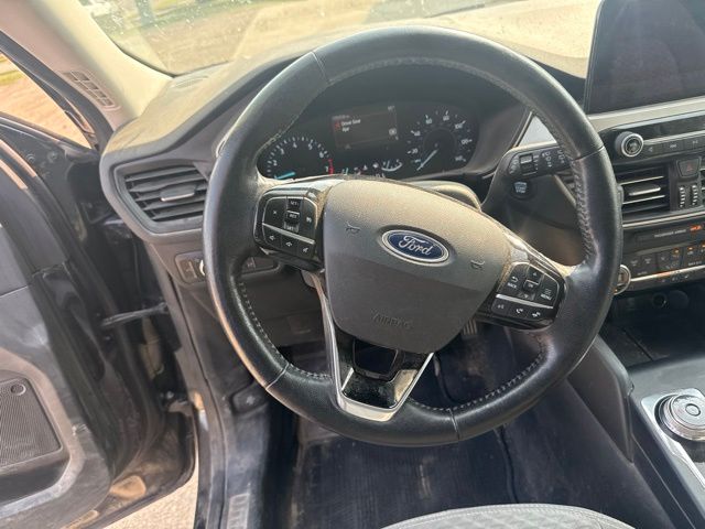 2021 Black Ford Escape SE AWD SUV
