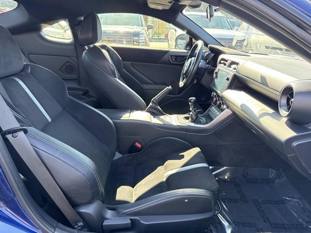 2024 Toyota GR86 Premium - Photo 15