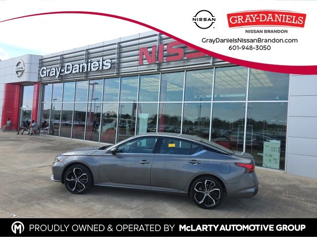 2025 Nissan Altima 2.5 SR's photo