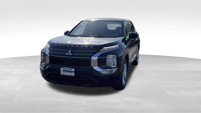 Labrador Black Pearl 2024 Mitsubishi Outlander SUV / Crossover All-Wheel Drive Continuously Variable Transmission