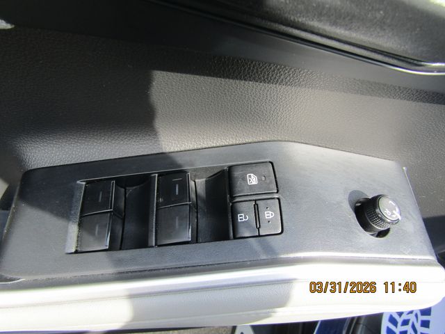 used 2022 Toyota Highlander car, priced at $29,499