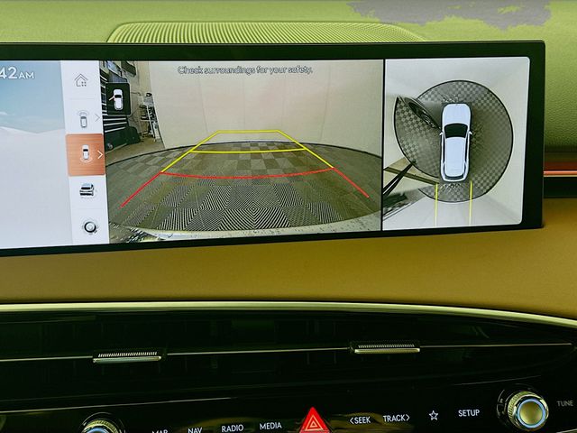 Thumbnail: 2026 Genesis GV70 - 14