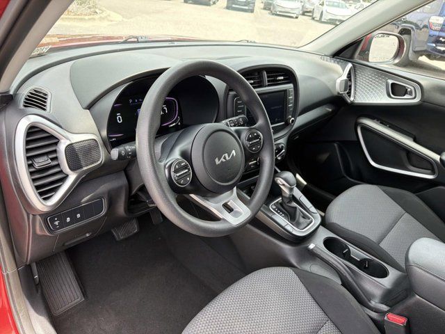 2024 Kia Soul LX - Photo 12