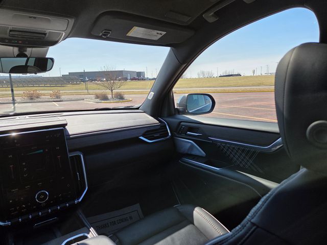 2025 GMC Acadia AWD Denali