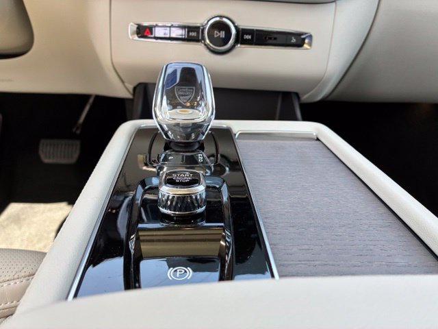 New 2026 Crystal White Pearl Volvo T8 Ultra image 15