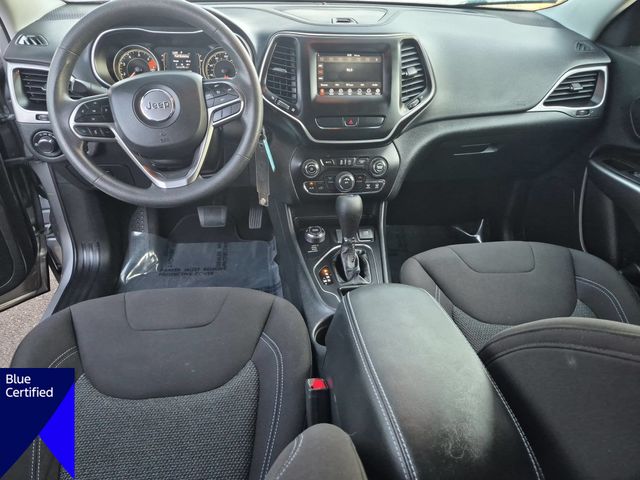 Used 2020 Silver Jeep Latitude image 29
