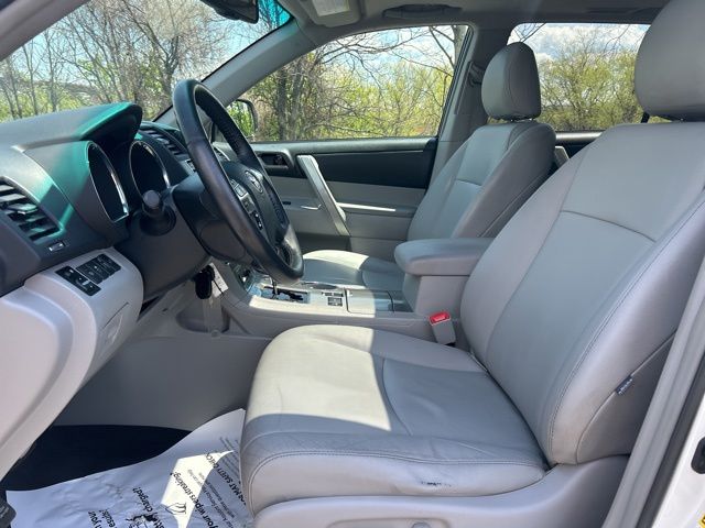 used 2013 Toyota Highlander car, priced at $11,109