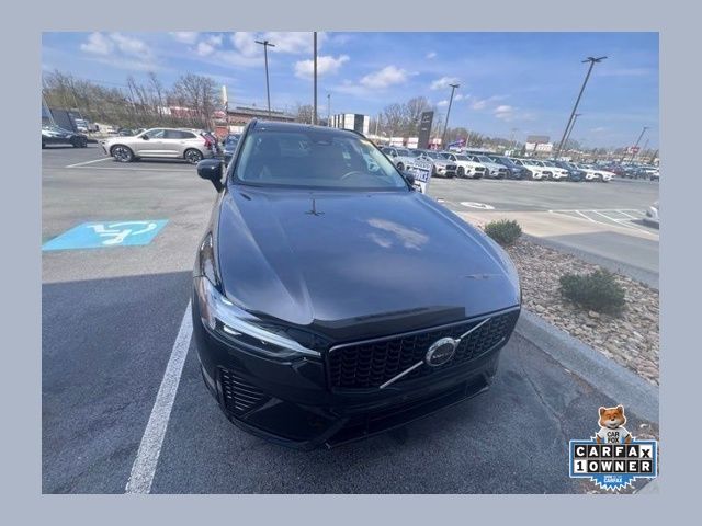 Onyx Black Metallic 2023 Volvo XC60 B5 Plus Dark Theme AWD SUV / Crossover All-Wheel Drive Automatic