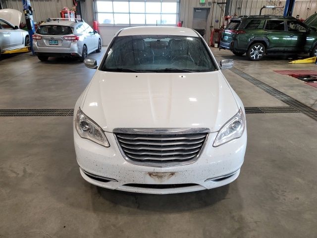 2013 Chrysler 200 Limited FWD Sedan