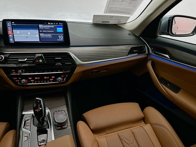 2022 BMW 5 Series 530e iPerformance 24