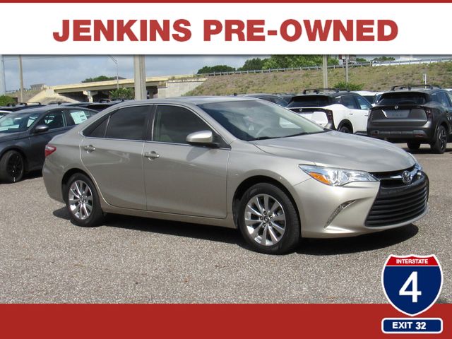 Creme Brulee 2017 Toyota Camry Sedan Front-Wheel Drive 6-Speed Automatic