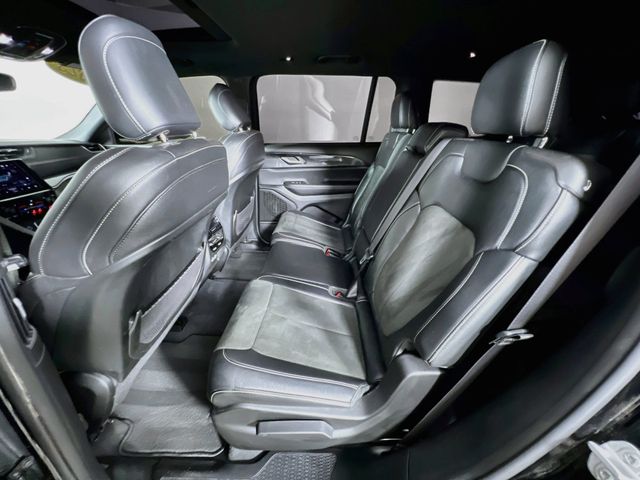 Used 2023 Black Jeep Altitude image 23