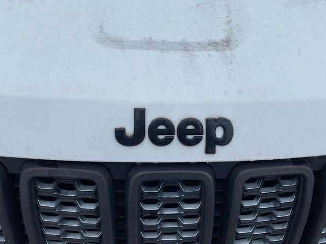 2019 Jeep Grand Cherokee Altitude 4