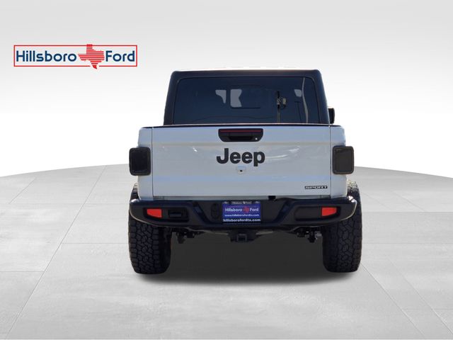 2020 Bright White Clearcoat Jeep Gladiator Sport 4X4 Truck