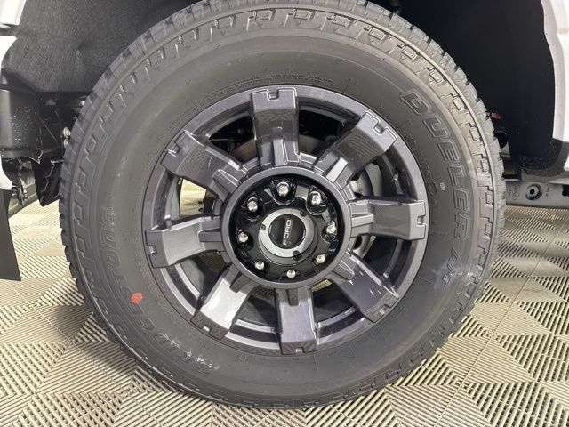 2025 Oxford White Ford Super Duty F-250 SRW XL 4X4 Truck
