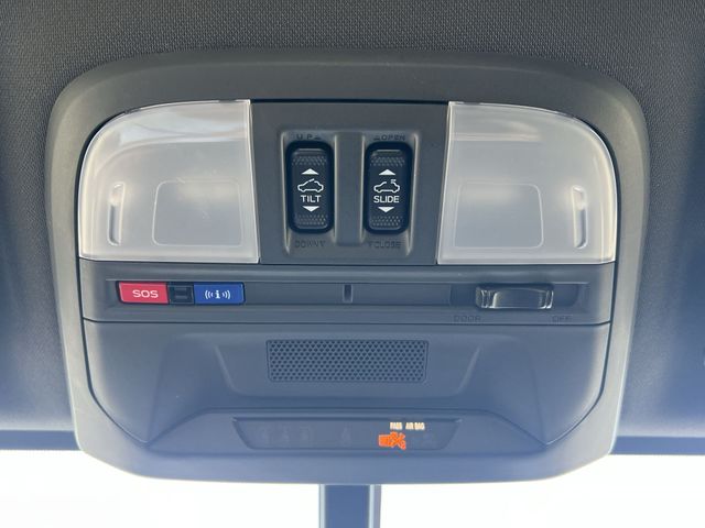 Used 2022 Silver Subaru Premium image 29