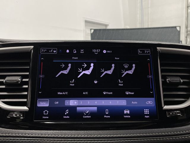 2023 Chrysler Pacifica Touring L photo