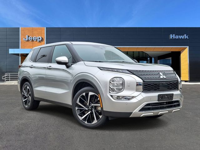 Black 2024 Mitsubishi Outlander SUV / Crossover All-Wheel Drive Continuously Variable Transmission