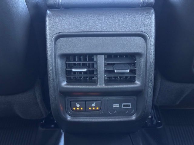 2024 Cadillac XT4 AWD Premium Luxury