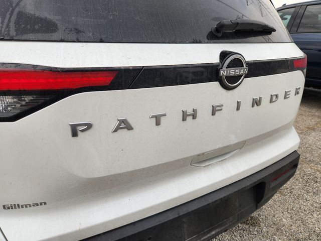 2025 Nissan Pathfinder SV - 8
