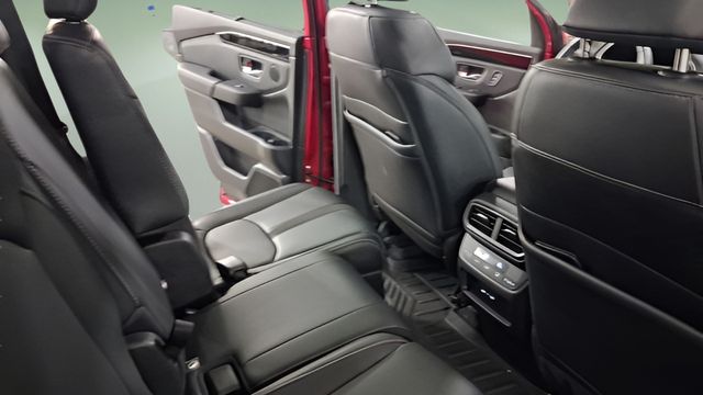 Used 2025 Honda Pilot SUV
