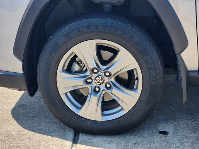 2023 Toyota RAV4 XLE Silver at Community Honda