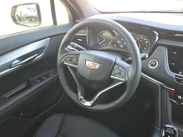 2024 Cadillac XT6 Luxury:C02525